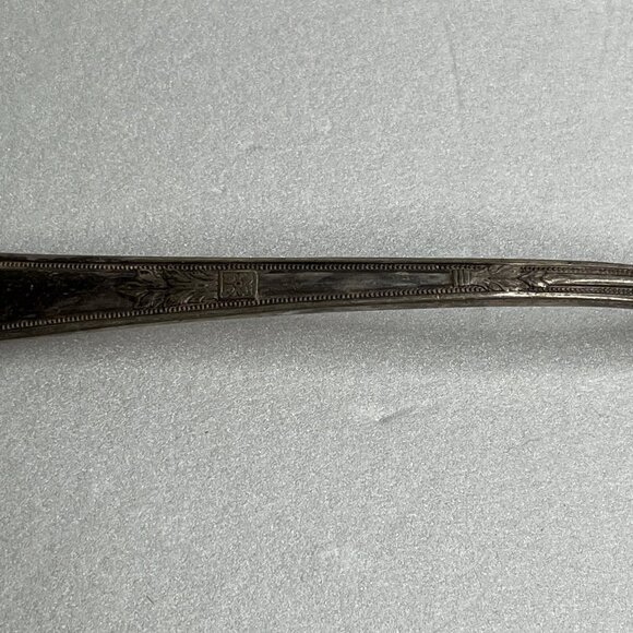 Wm Rogers & Sons AA 8”Serving Spoon MAYFAIR Pattern Silver Plate Antique - Picture 4 of 7